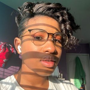 Meet your Posher, Aliya